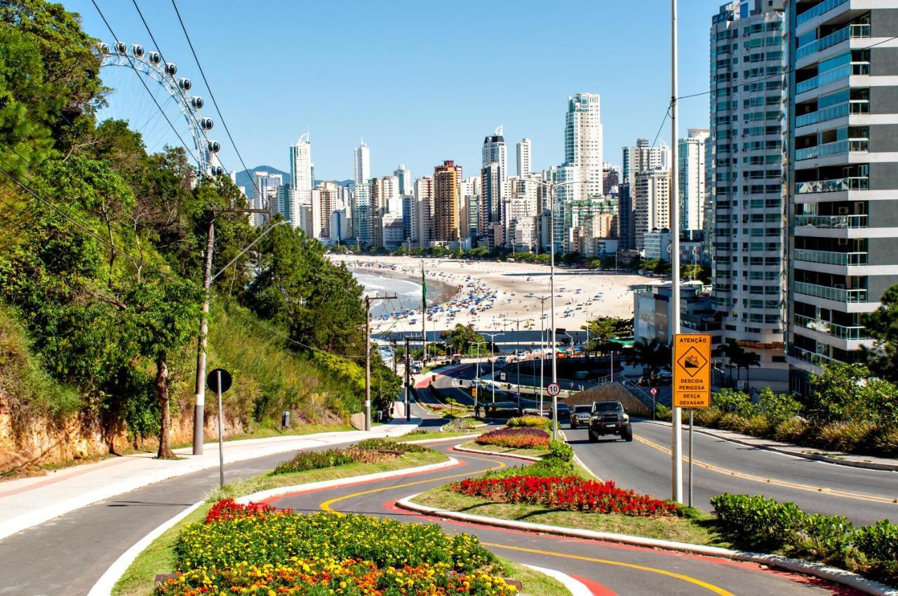 RECANTO NOVÍSSIMO em BC na Praia do Estaleiro Balneario Camboriu Exterior foto