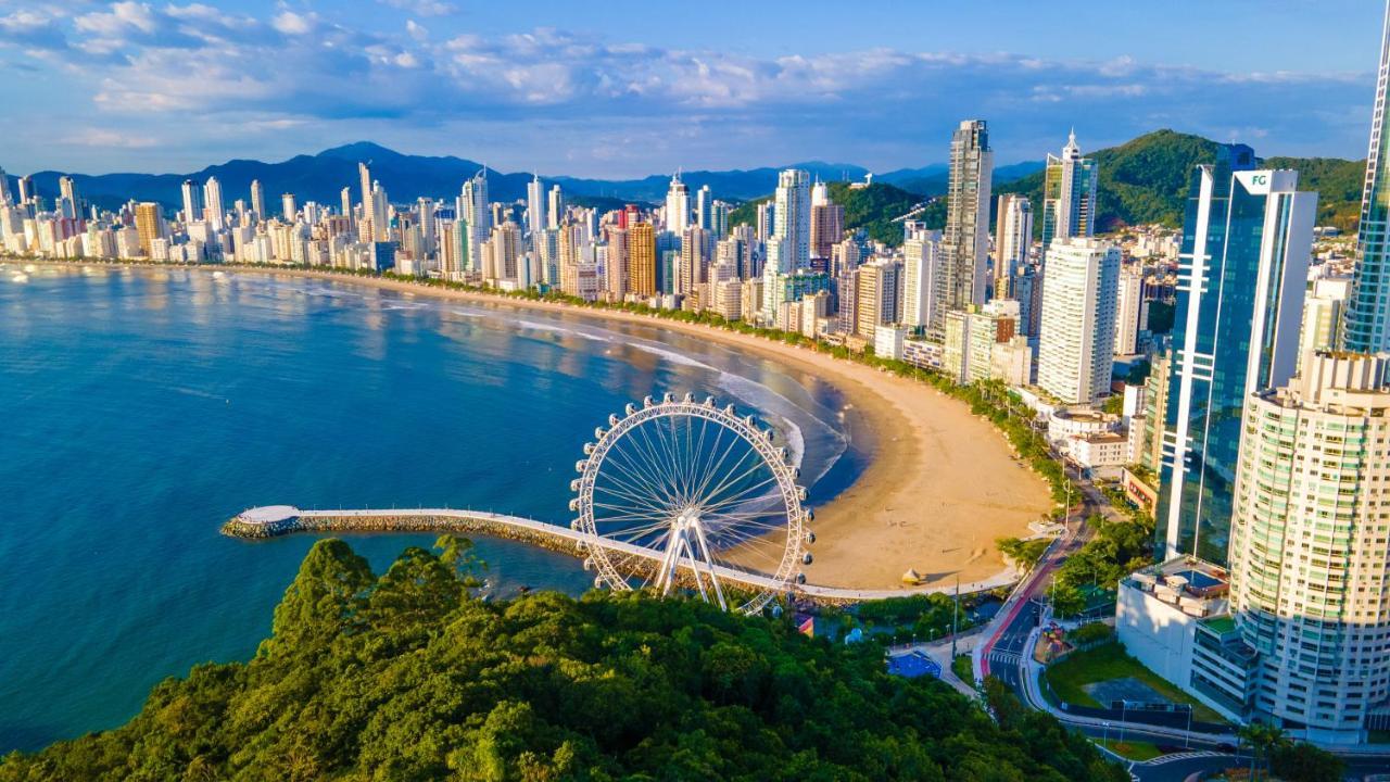 RECANTO NOVÍSSIMO em BC na Praia do Estaleiro Balneario Camboriu Exterior foto