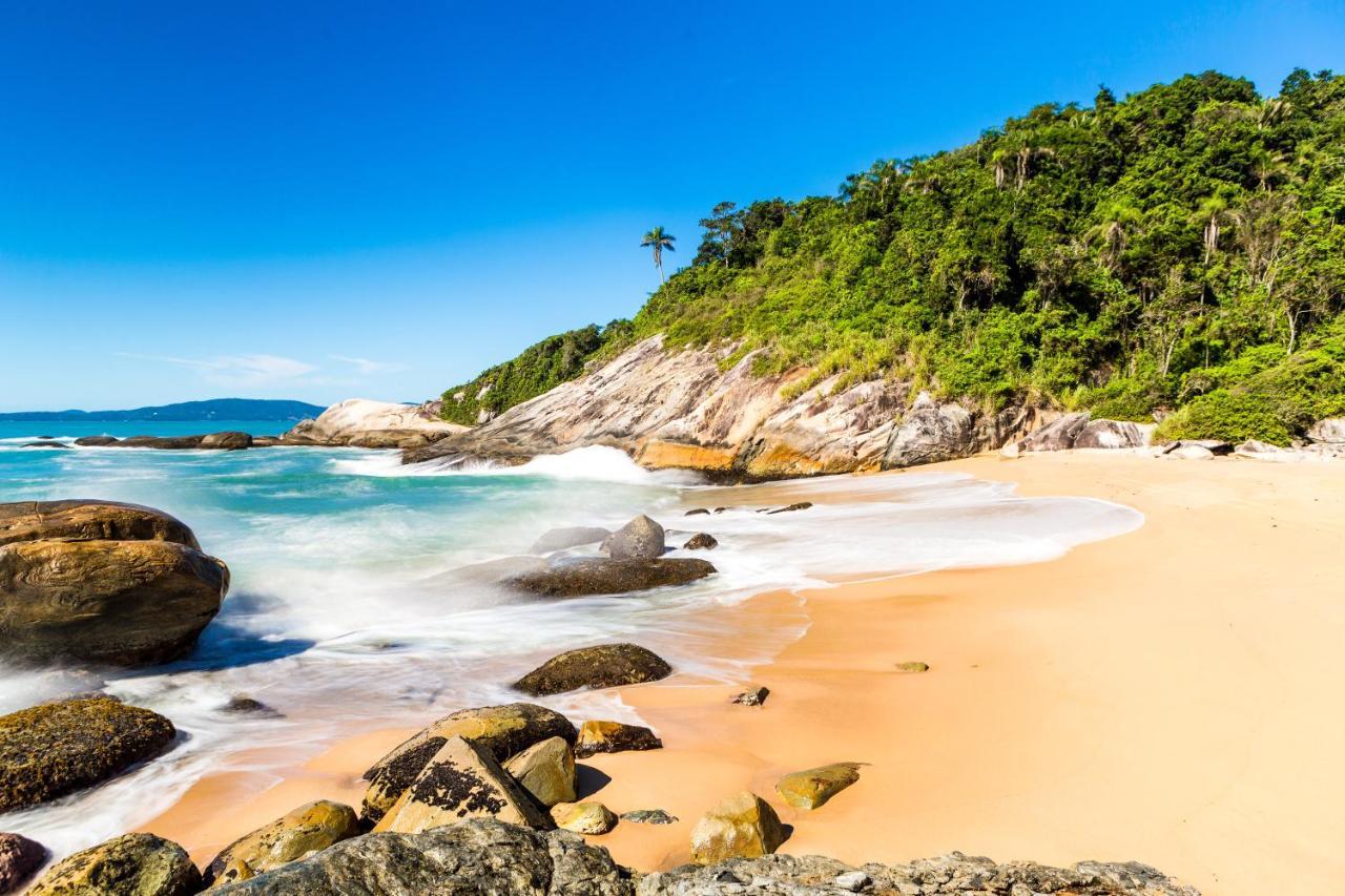 RECANTO NOVÍSSIMO em BC na Praia do Estaleiro Balneario Camboriu Exterior foto
