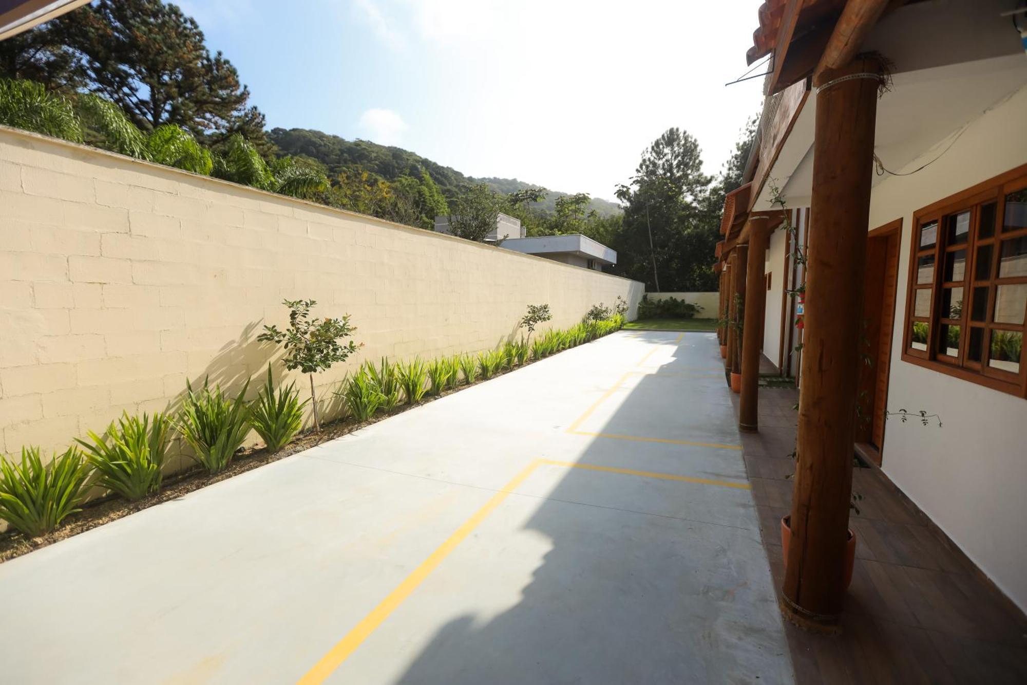 RECANTO NOVÍSSIMO em BC na Praia do Estaleiro Balneario Camboriu Exterior foto